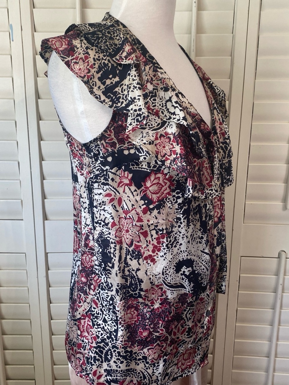 Banana Republic Silk Ruffle Blouse in Burgundy Paisley - Picture 4 of 5